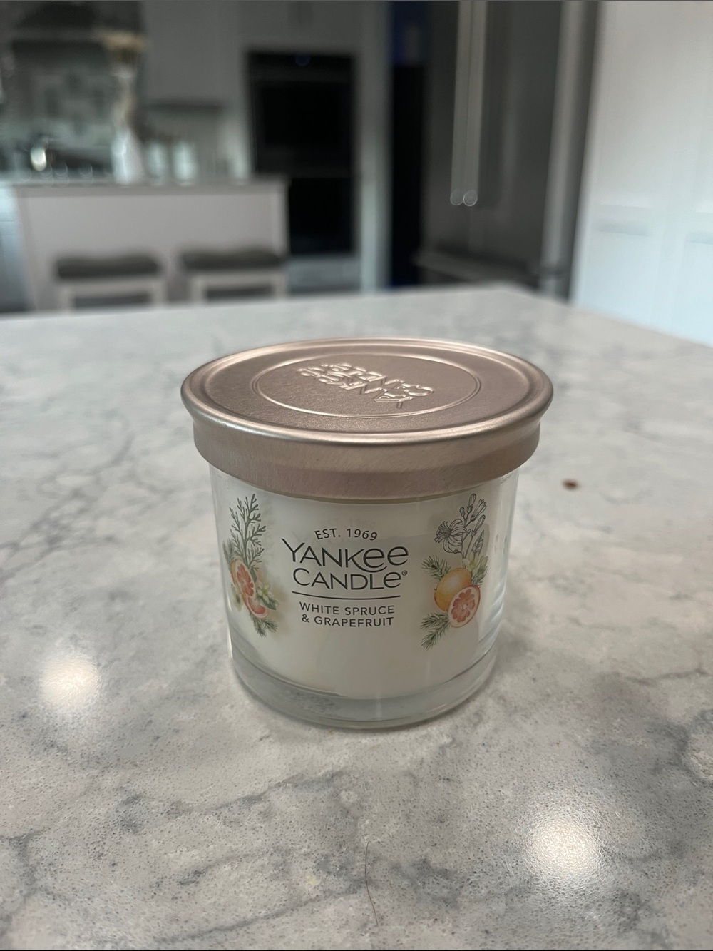 Yankee Candle White Spruce & Grapefruit 4 oz New